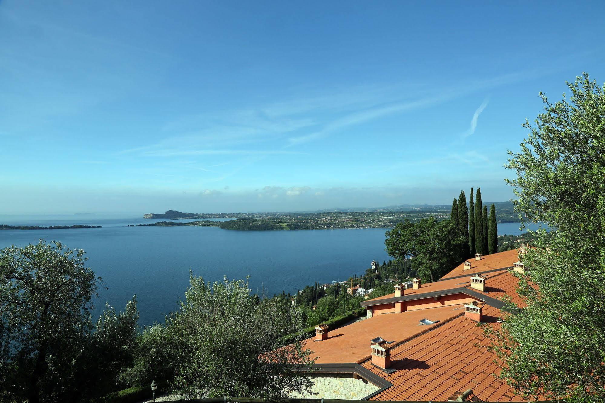 Appartamenti Borgo Gardone Riviera Exterior foto